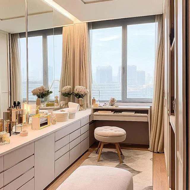 bed and wardrobe ..  سرير وخزانة