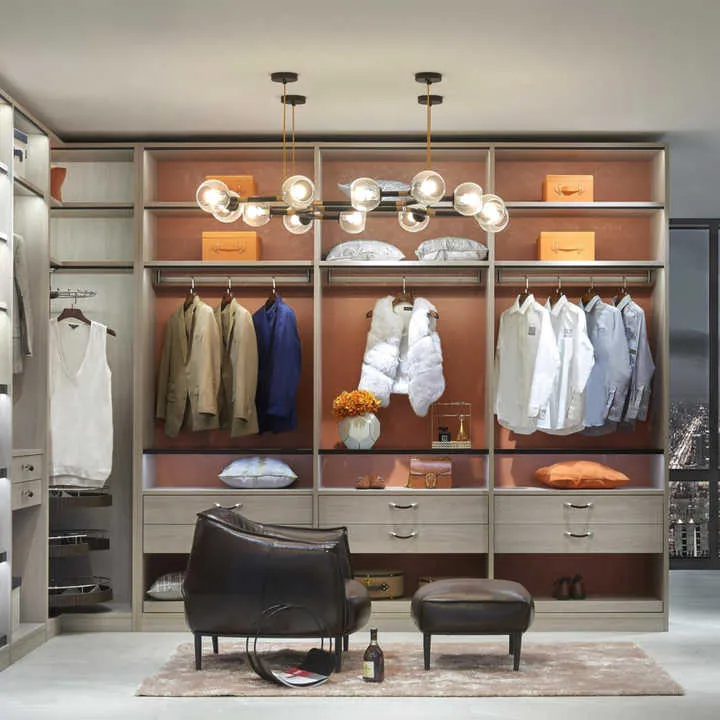 wardrobe  خزانة ملابس